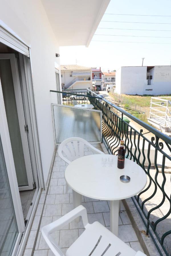 بوليخرونو Spanos Apartments Anna'S Lodge المظهر الخارجي الصورة