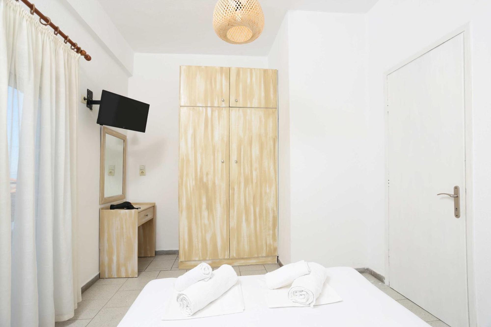 بوليخرونو Spanos Apartments Anna'S Lodge المظهر الخارجي الصورة