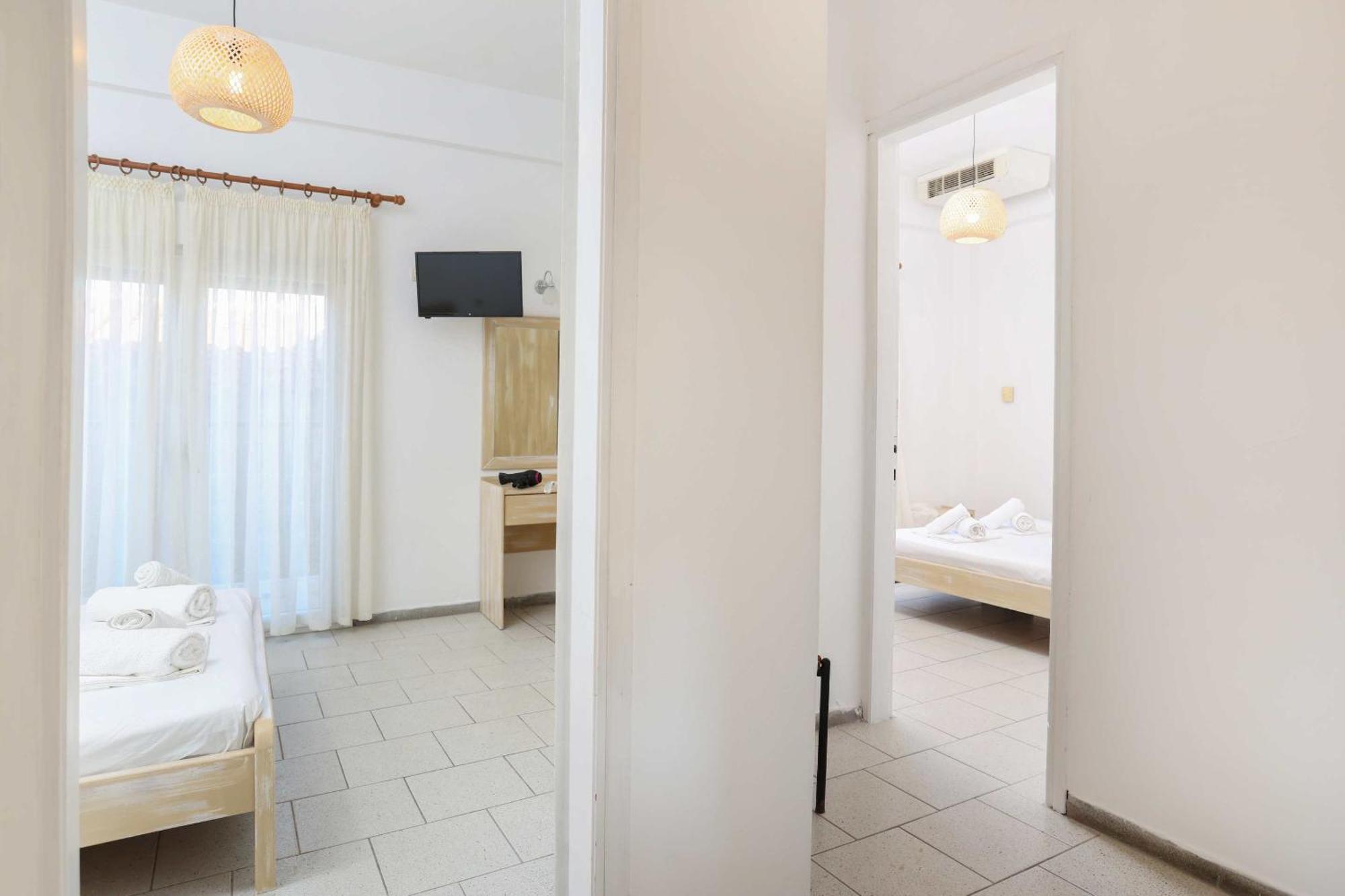 بوليخرونو Spanos Apartments Anna'S Lodge المظهر الخارجي الصورة