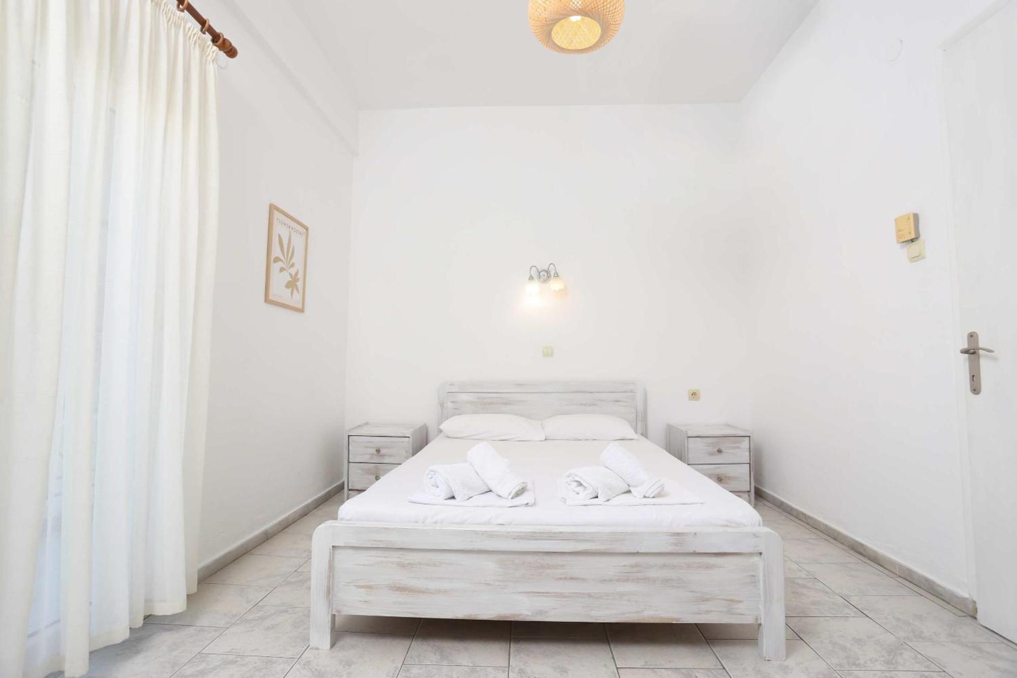 بوليخرونو Spanos Apartments Anna'S Lodge المظهر الخارجي الصورة